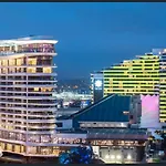 Signature Broadbeach Ocean Views Apartment - Coasthm