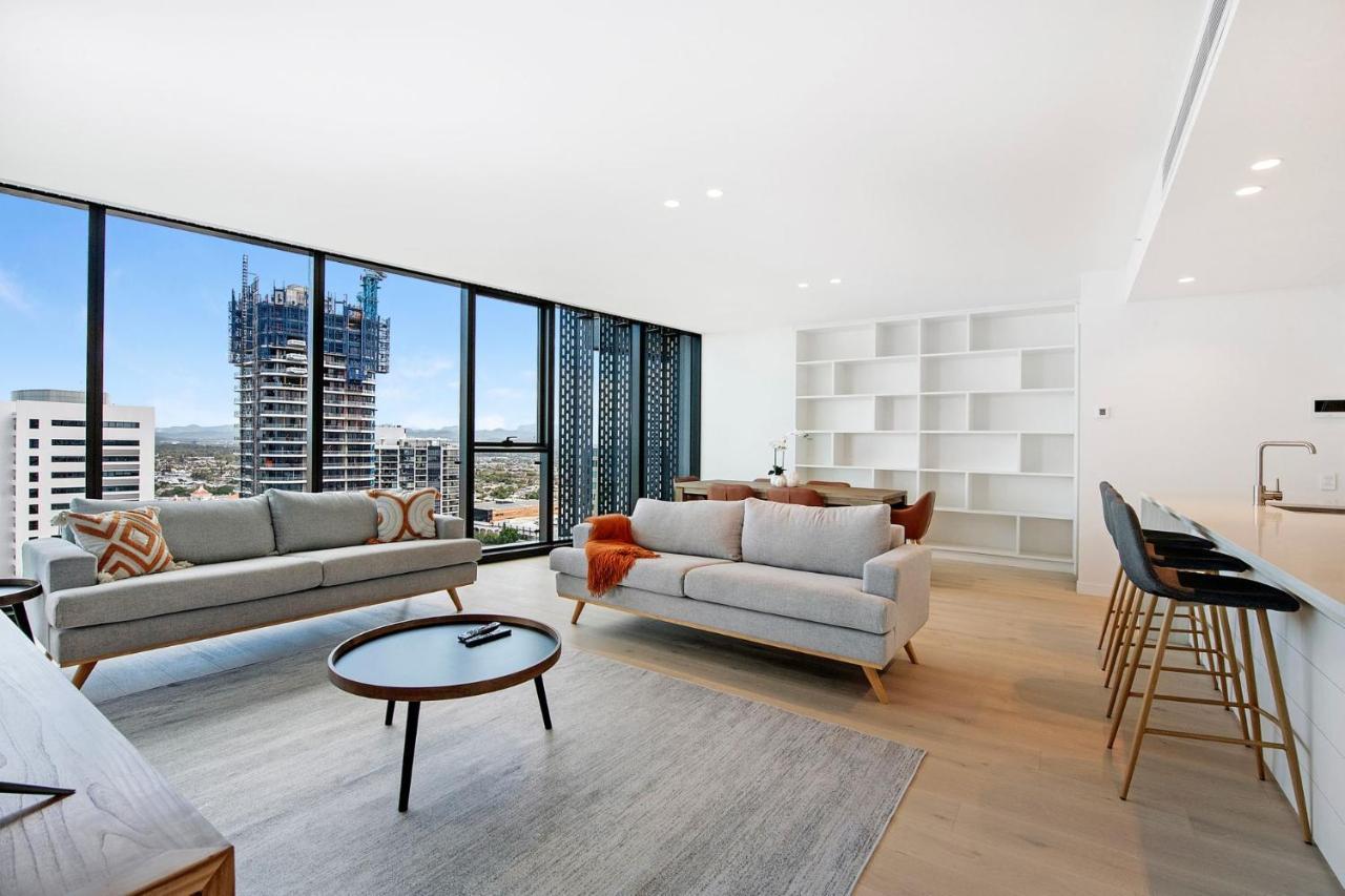 Signature Broadbeach Ocean Views - Coasthm